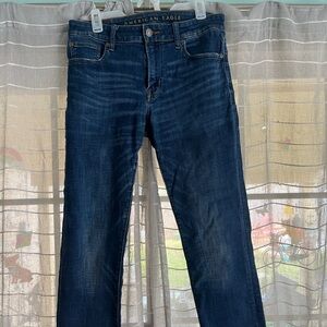 American Eagle men’s jeans, slim straight 32 x 32 medium denim wash